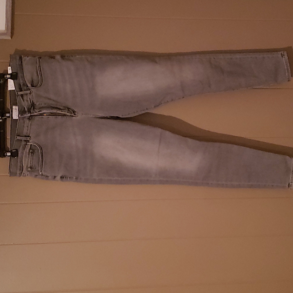 Loft - The Sculpt Jegging High rise regular Size 32/14 in Stonewashed Gray.